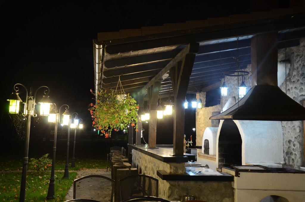 Hotel Gradina Morii Сигету-Мармацией Экстерьер фото