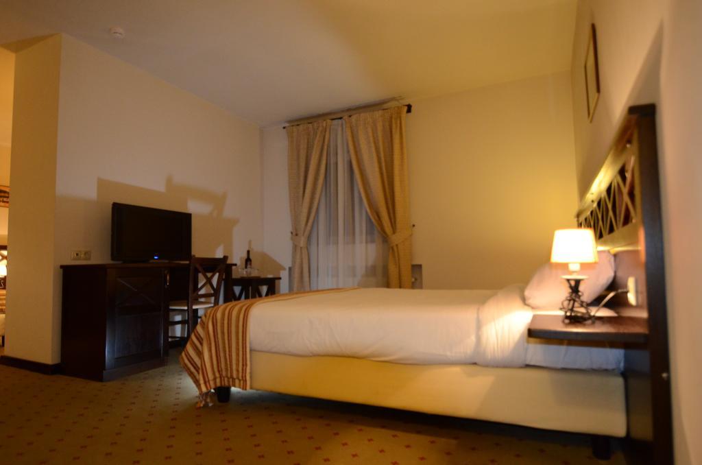 Hotel Gradina Morii Сигету-Мармацией Экстерьер фото