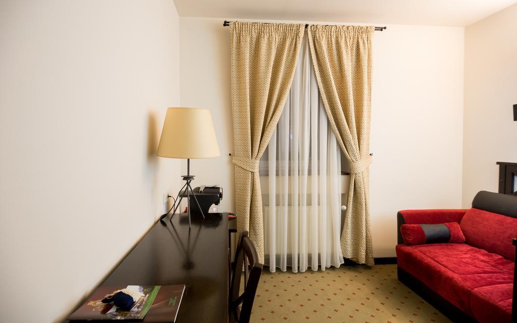 Hotel Gradina Morii Сигету-Мармацией Номер фото